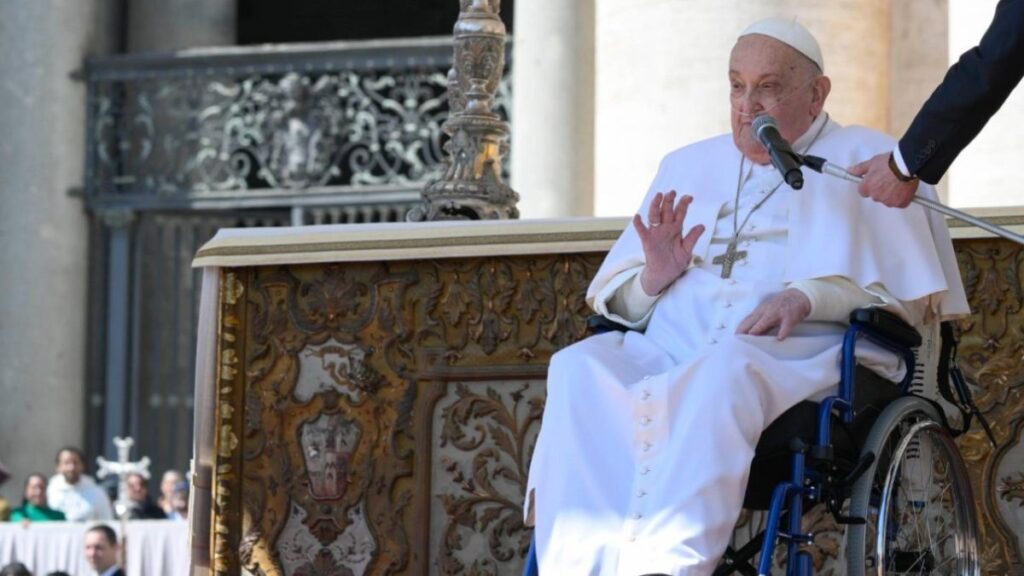 Papa Francesco riappare in pubblico al Giubileo degli Infermi