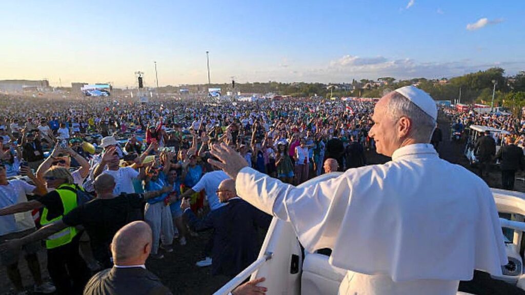 L’Angelus del Papa pone fine a Tor Vergata
