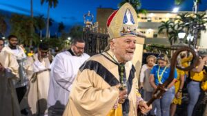 Alligator Alcatraz”: L’Arcidiocesi di Miami celebra la sua prima Messa nel centro di detenzione per immigrati