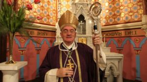 È morto il vescovo Peter J. Elliott, difensore della Messa tradizionale e figura chiave nell’Ordinariato anglicano